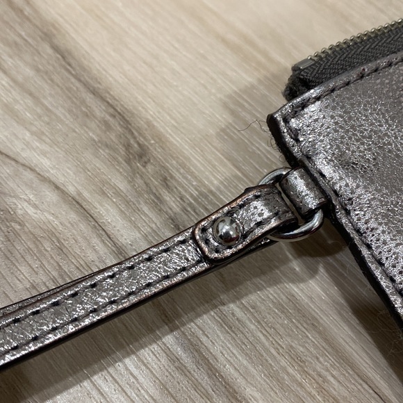 Michael Kors Wristet | Silver Pebbled Leather Look | Silver Hardware - Picture 3 of 7